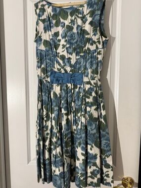 Vintage Sleeveless Floral Fit-and-Flare Dress in Blue and Green